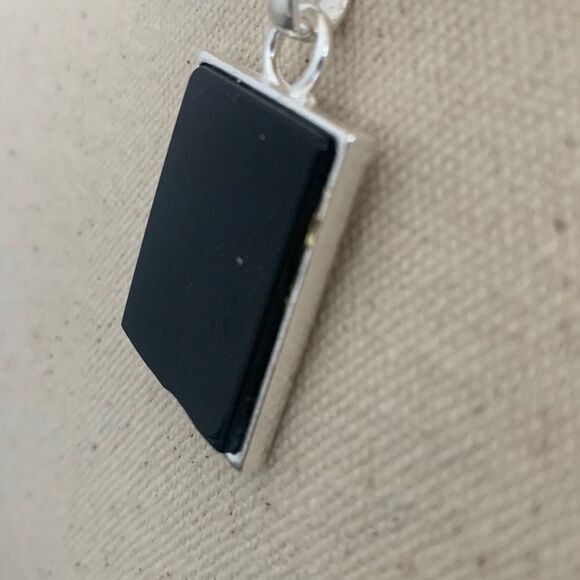 Black Pendant on Silver-Tone Omega Wire Choker – Faux Onyx Necklace 18” - Picture 4 of 9